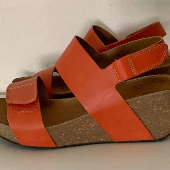 Clarks Collection Aurelie Fin Platform Wedge Velcro sandal Shoes Orange Sz 8.5 - Picture 3 of 8